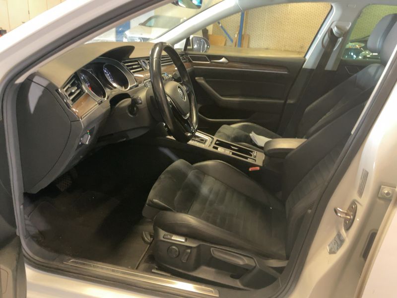 Volkswagen Passat 2.0 TDI Highline BlueMotion Tech 2017 – снимка 11