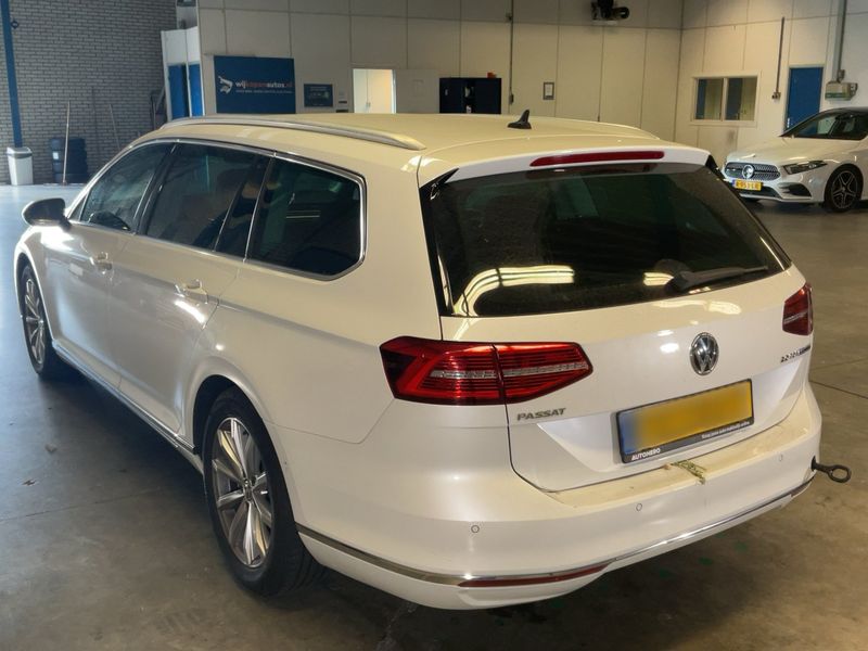 Volkswagen Passat 2.0 TDI Highline BlueMotion Tech 2017 – снимка 3