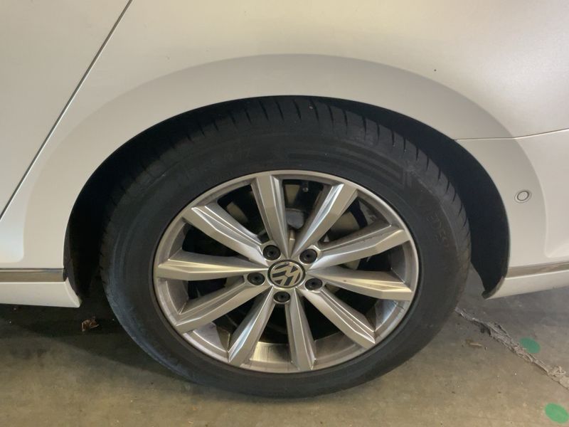 Volkswagen Passat 2.0 TDI Highline BlueMotion Tech 2017 – снимка 16