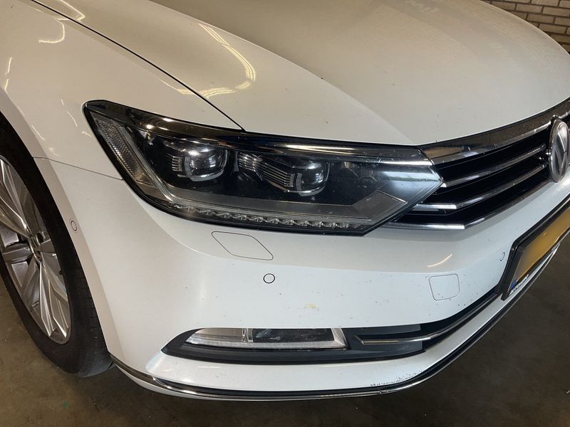 Volkswagen Passat 2.0 TDI Highline BlueMotion Tech 2017 – снимка на щета