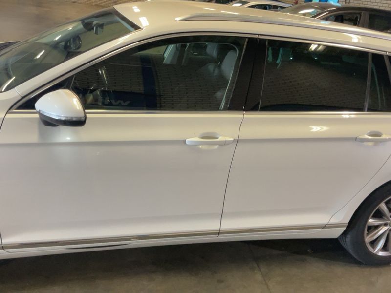 Volkswagen Passat 2.0 TDI Highline BlueMotion Tech 2017 – снимка на щета