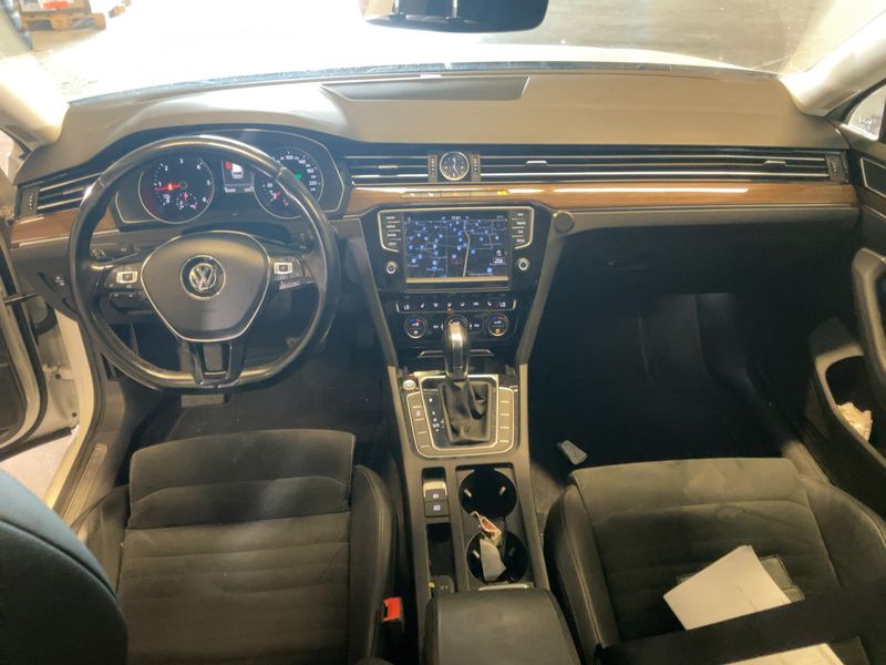 Volkswagen Passat 2.0 TDI Highline BlueMotion Tech 2017 – снимка 12