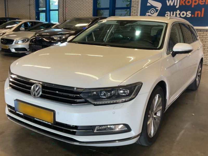 Volkswagen Passat 2.0 TDI Highline BlueMotion Tech 2017 – снимка на щета