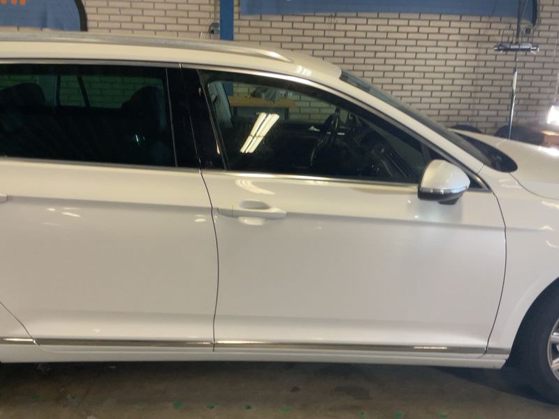 Volkswagen Passat 2.0 TDI Highline BlueMotion Tech 2017 – снимка на щета