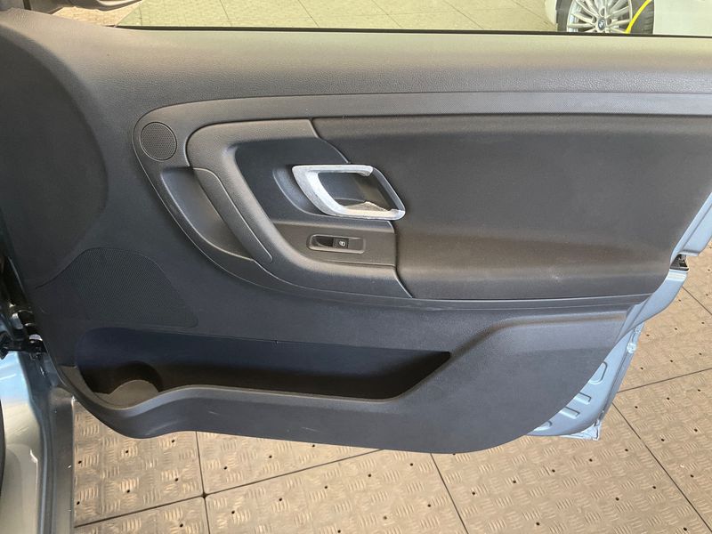 Skoda Fabia 1.2 TSI Family 2011 – снимка 31