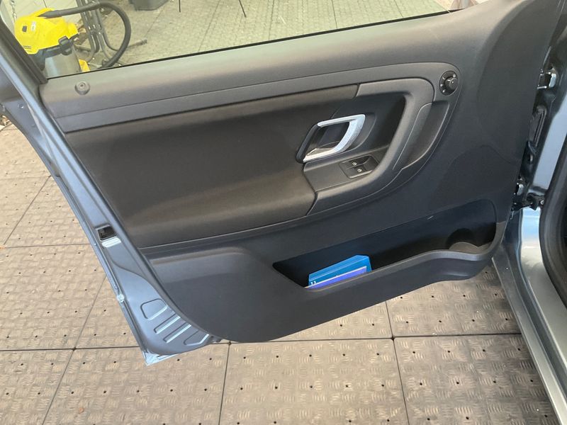 Skoda Fabia 1.2 TSI Family 2011 – снимка 35