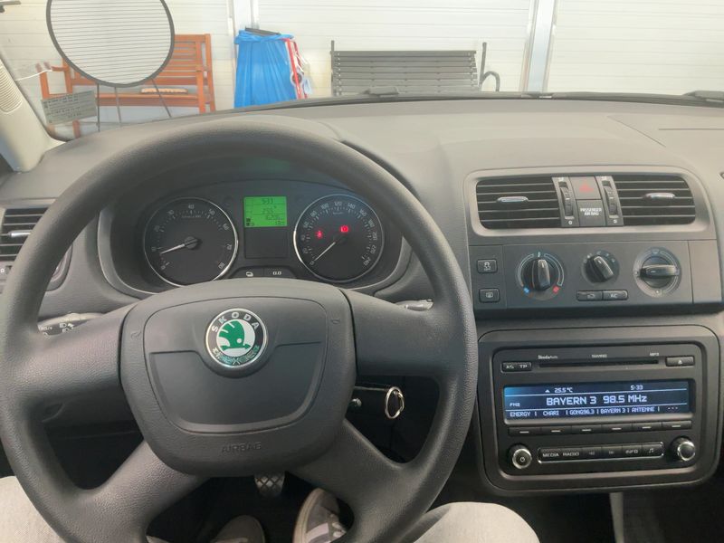 Skoda Fabia 1.2 TSI Family 2011 – снимка 18