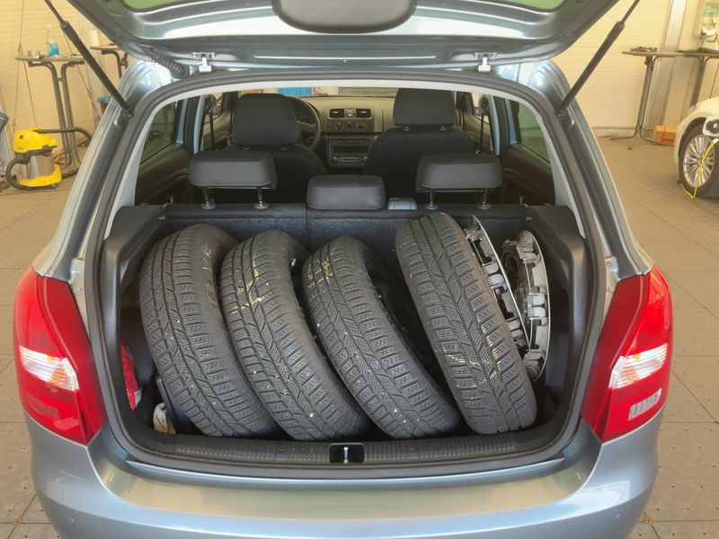 Skoda Fabia 1.2 TSI Family 2011 – снимка 16