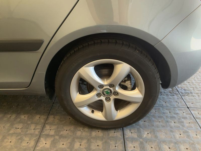 Skoda Fabia 1.2 TSI Family 2011 – снимка 5