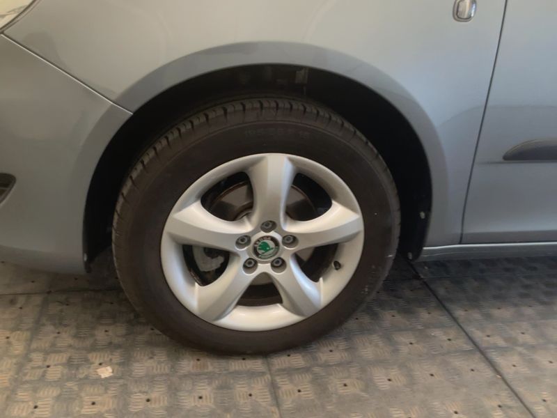 Skoda Fabia 1.2 TSI Family 2011 – снимка 3