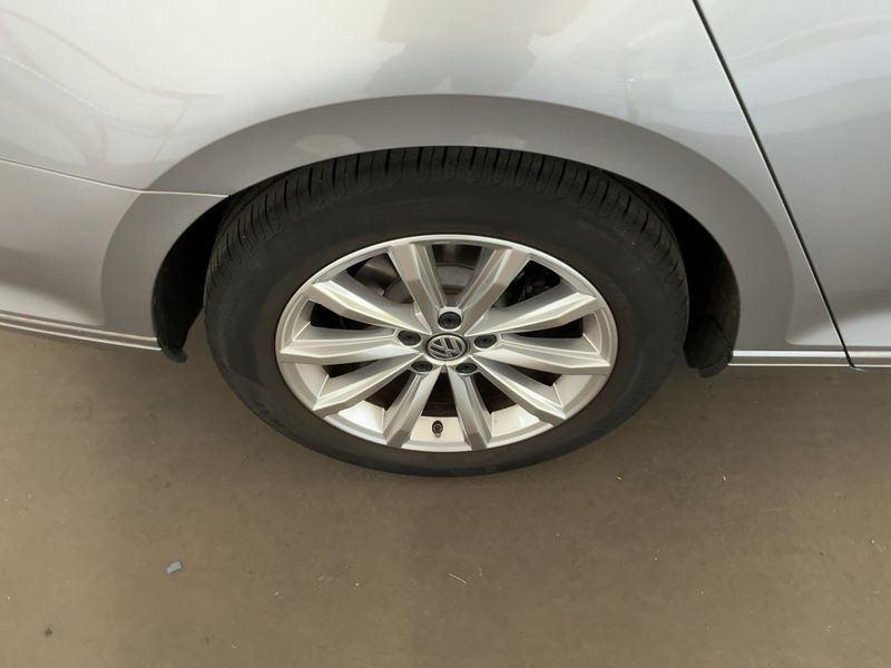 Volkswagen Passat 2.0 TDI Highline BlueMotion Tech 2018 – снимка 9