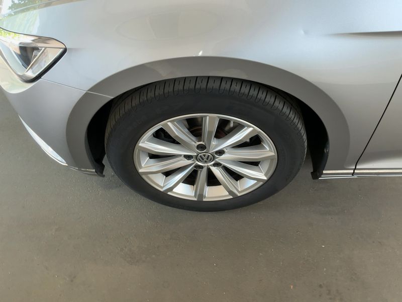 Volkswagen Passat 2.0 TDI Highline BlueMotion Tech 2018 – снимка 3