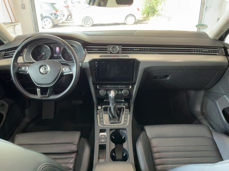 Volkswagen Passat 2.0 TDI Highline BlueMotion Tech 2018 – снимка 18