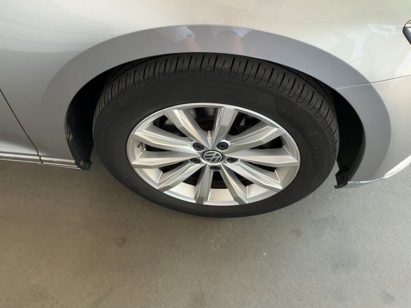 Volkswagen Passat 2.0 TDI Highline BlueMotion Tech 2018 – снимка 11
