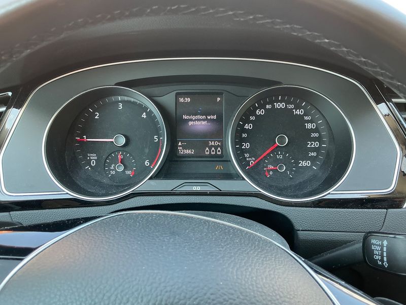 Volkswagen Passat 2.0 TDI Highline BlueMotion Tech 2018 – снимка 19