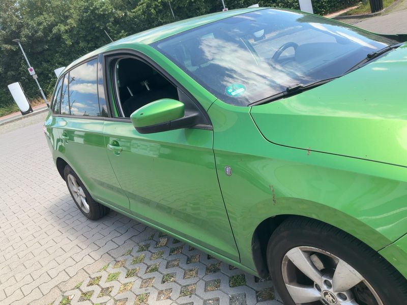 Skoda Rapid Spaceback 1.6 TDI GreenLine 2014 – снимка 12