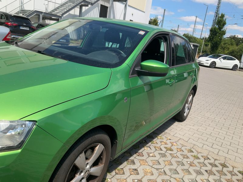Skoda Rapid Spaceback 1.6 TDI GreenLine 2014 – снимка 2