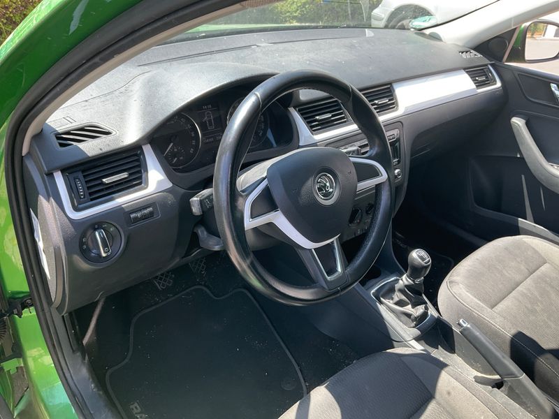 Skoda Rapid Spaceback 1.6 TDI GreenLine 2014 – снимка 25