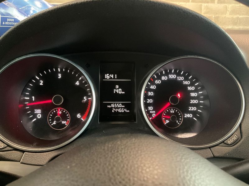 Volkswagen Golf VI 1.6 TDI Trendline 2012 – снимка 13