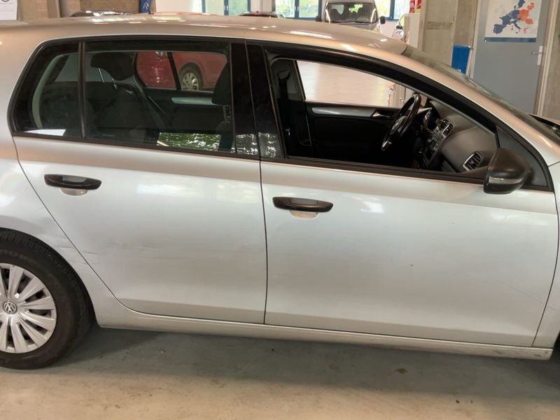 Volkswagen Golf VI 1.6 TDI Trendline 2012 – снимка 7