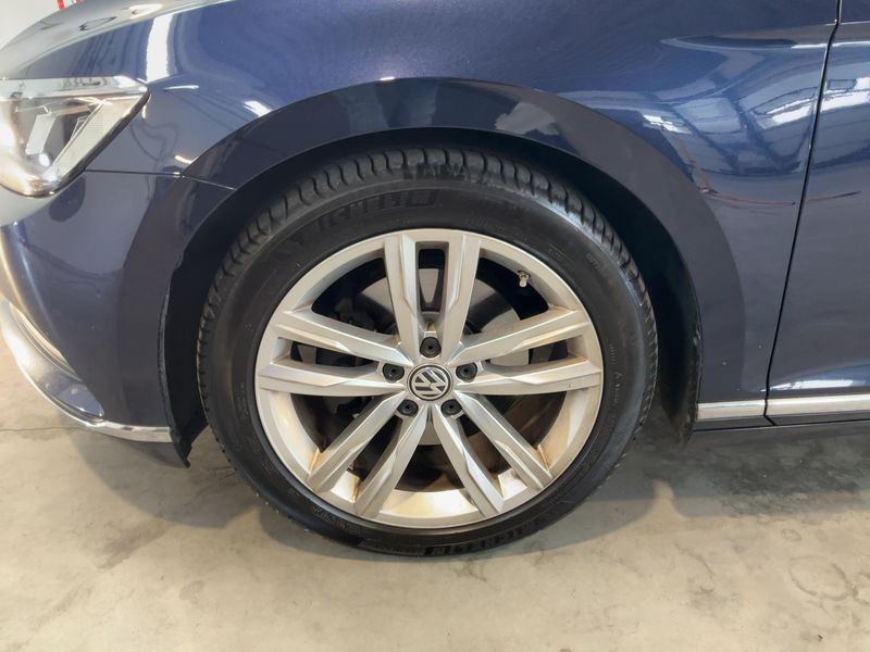Volkswagen Passat 2.0 TDI Highline BlueMotion Tech 2016 – снимка 16