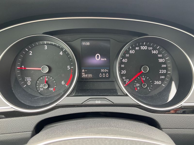 Volkswagen Passat 2.0 TDI Highline BlueMotion Tech 2016 – снимка 13