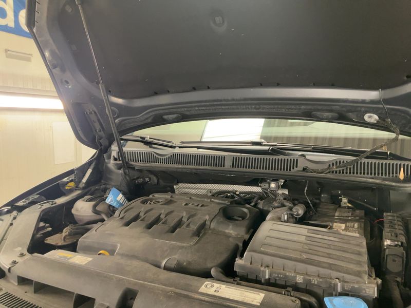 Volkswagen Touran 1.6 TDI Comfortline BlueMotion Tech 2016 – снимка 25
