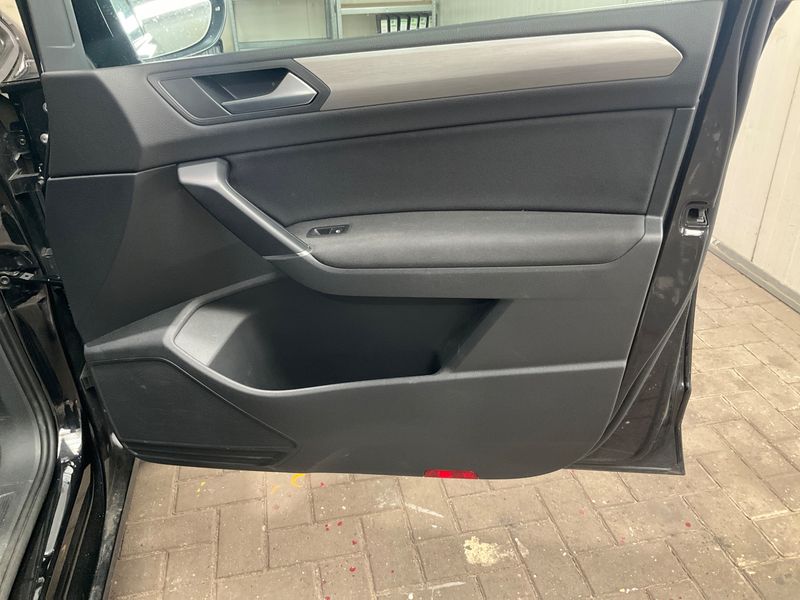 Volkswagen Touran 1.6 TDI Comfortline BlueMotion Tech 2016 – снимка 29