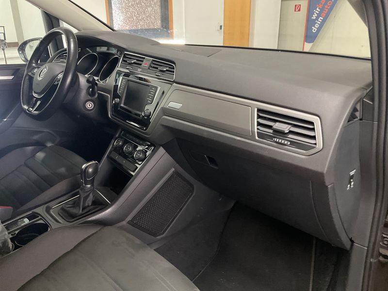 Volkswagen Touran 1.6 TDI Comfortline BlueMotion Tech 2016 – снимка 30