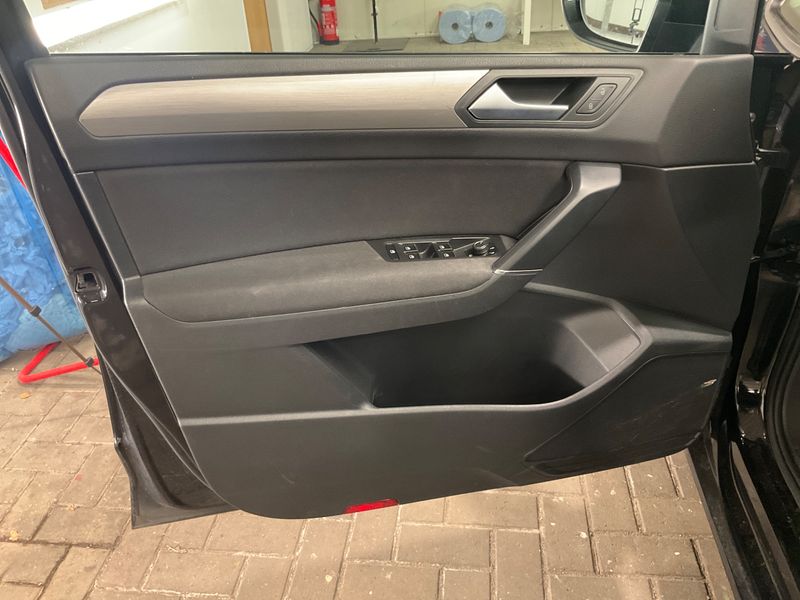 Volkswagen Touran 1.6 TDI Comfortline BlueMotion Tech 2016 – снимка 41