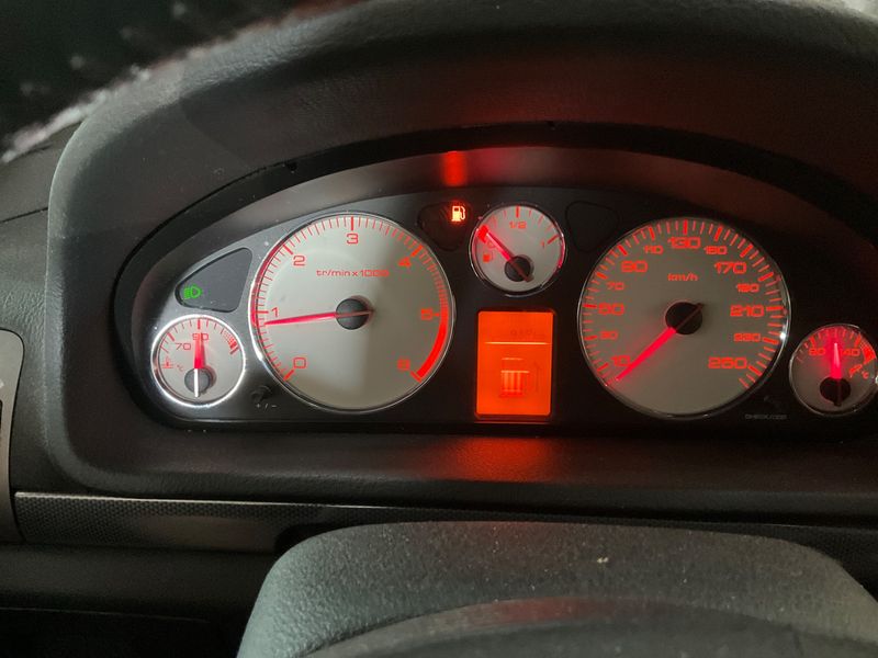 Peugeot 407 2.0 HDi ST Sport Pack 2005 – снимка 4