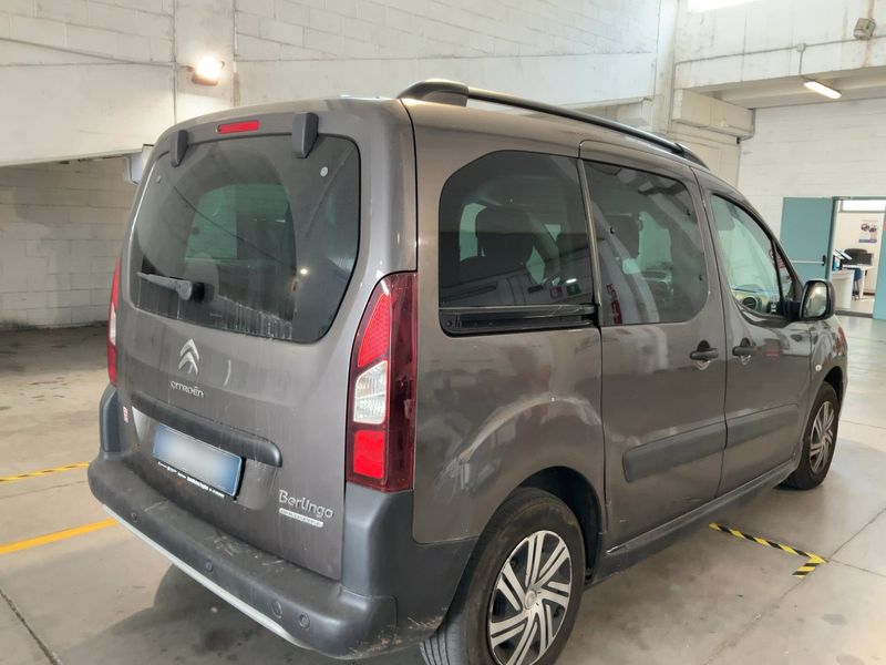 Citroen Berlingo 1.6 Blue-HDi XTR 2017 – снимка на щета 8