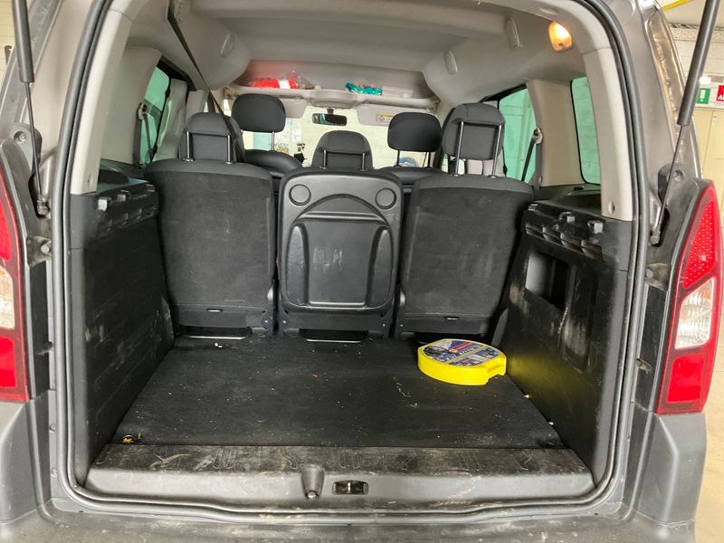 Citroen Berlingo 1.6 Blue-HDi XTR 2017 – снимка на щета 27
