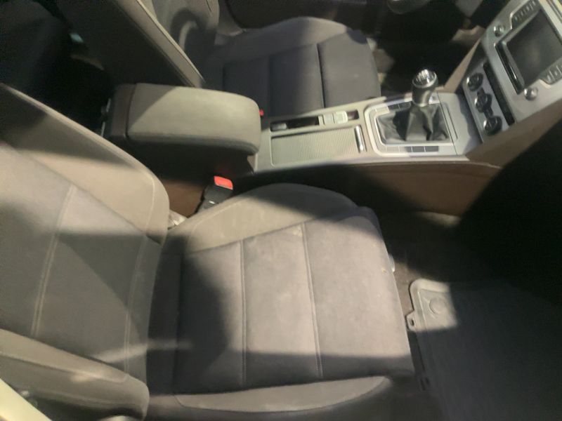 Volkswagen Passat 1.6 TDI Comfortline BlueMotion Tech 2016 – снимка 17