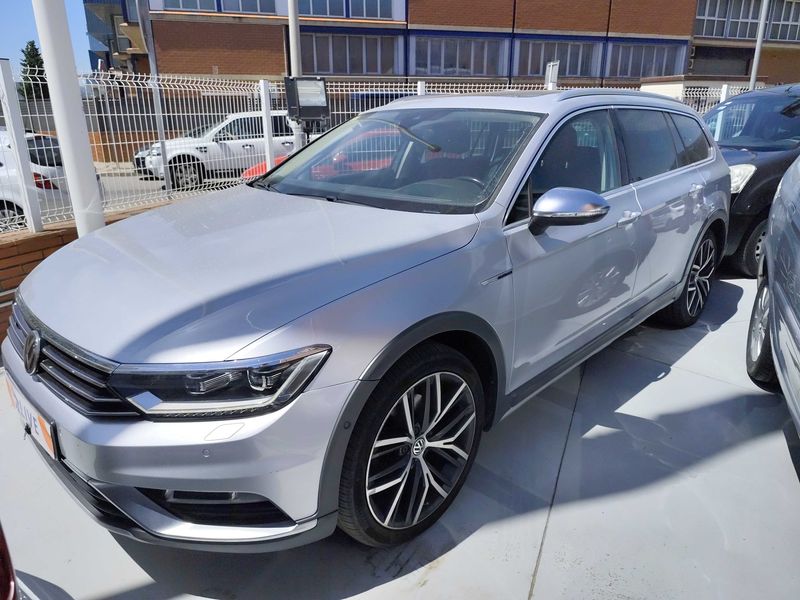 Volkswagen Passat Alltrack 2.0 TSI 4Motion BlueMotion Tech 2017 – снимка 1