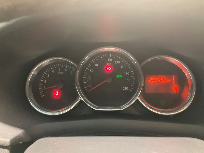 Dacia Sandero 1.5 dCi Stepway Prestige 2013 – снимка 4