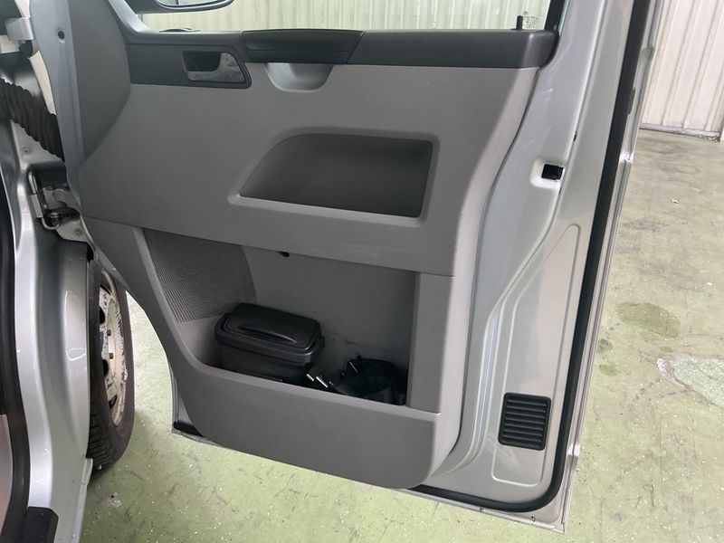 Volkswagen T5 California 2.0 TDI Beach Aufstelldach 2012 – снимка 26