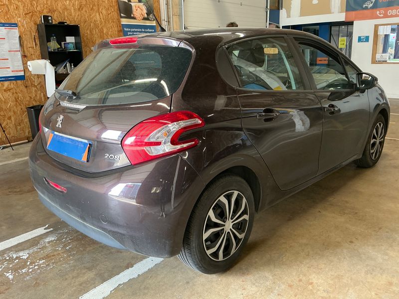 Peugeot 208 1.2 VTi Active 2013 – снимка 2