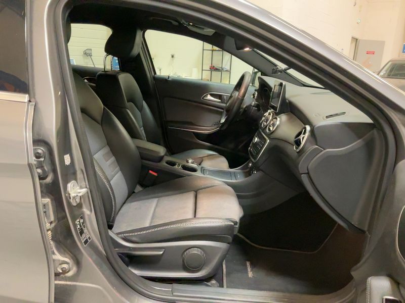 Mercedes-Benz GLA-Klasse GLA 180 d Inspiration 2016 – снимка 16