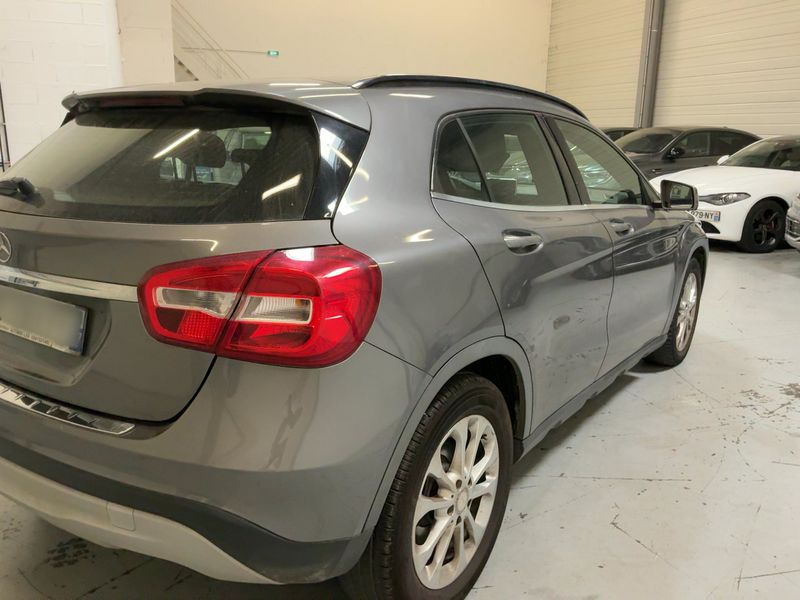 Mercedes-Benz GLA-Klasse GLA 180 d Inspiration 2016 – снимка 8