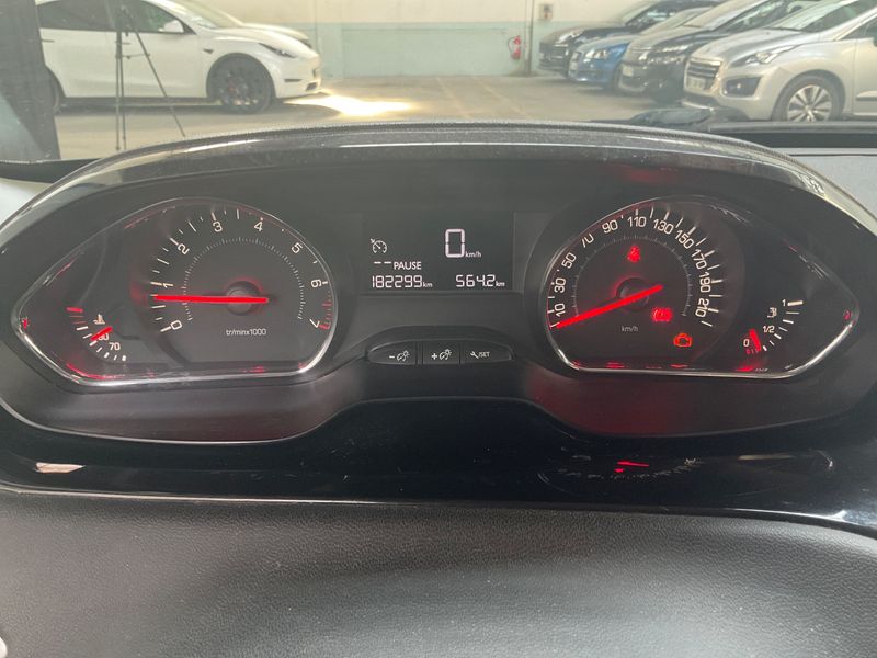 Peugeot 208 1.2 e-VTi Style 2014 – снимка 4