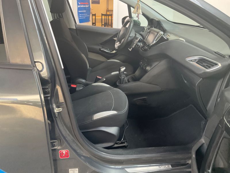 Peugeot 208 1.2 e-VTi Style 2014 – снимка 3