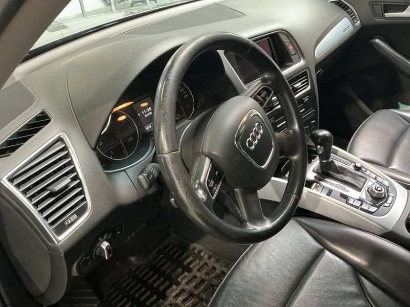 Audi Q5 2.0 TDI quattro 2012 – снимка 25