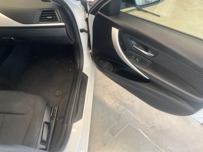 BMW 3er 318d Advantage 2016 – снимка 24