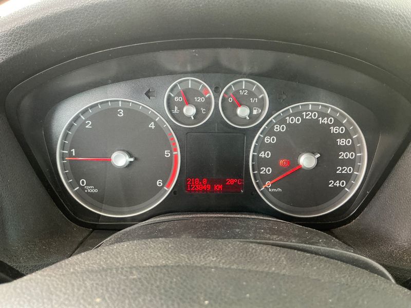 Ford Focus 1.8 TDCi Trend 2008 – снимка 4