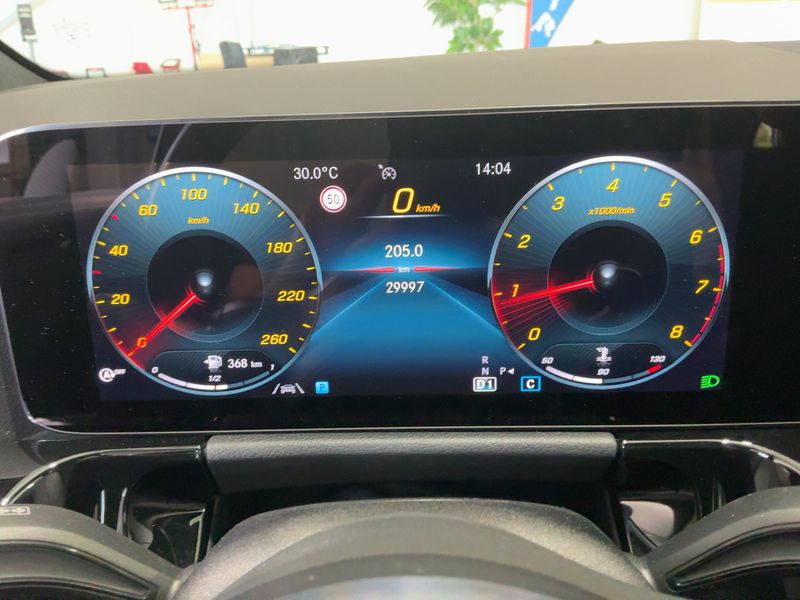 Mercedes-Benz GLA-Klasse GLA 200 AMG Line 2022 – снимка 18