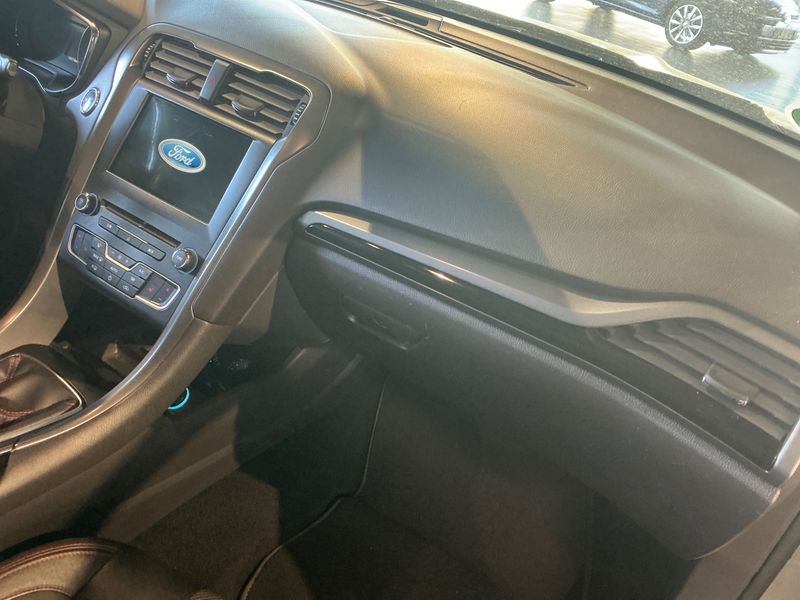 Ford Mondeo 2.0 TDCi ST-Line 2017 – снимка 30
