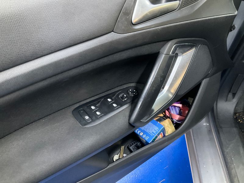 Peugeot 308 1.6 HDi Active 2015 – снимка 29