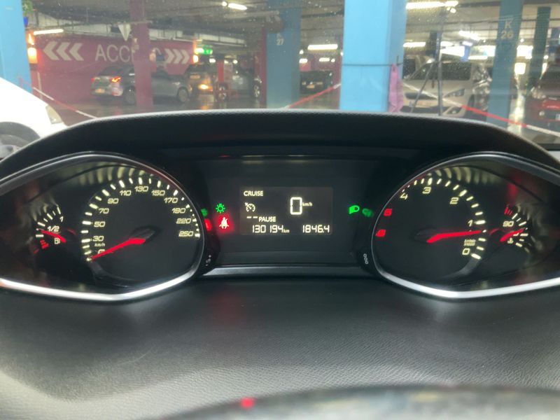 Peugeot 308 1.6 HDi Active 2015 – снимка 18