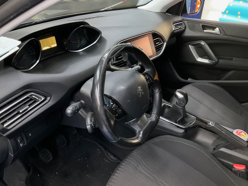 Peugeot 308 1.6 HDi Active 2015 – снимка 28